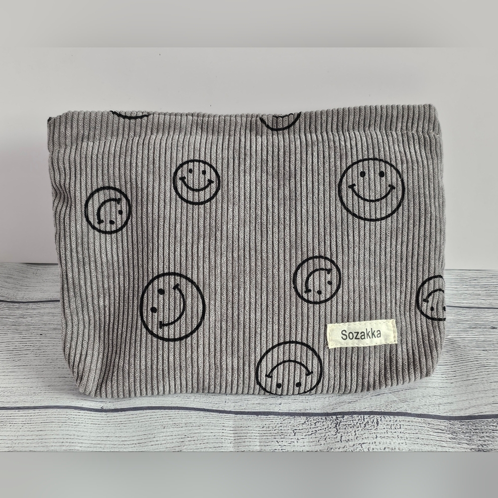 NWOT Sozakka Grey Corduroy Smiley Face Pouch